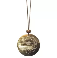 Halskette - Muschel mit Gravur - Manipuram Chakra- 4cm