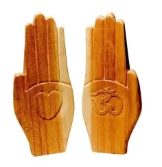 "Betende Hand" mit Herz und Om Holz natur 15cm