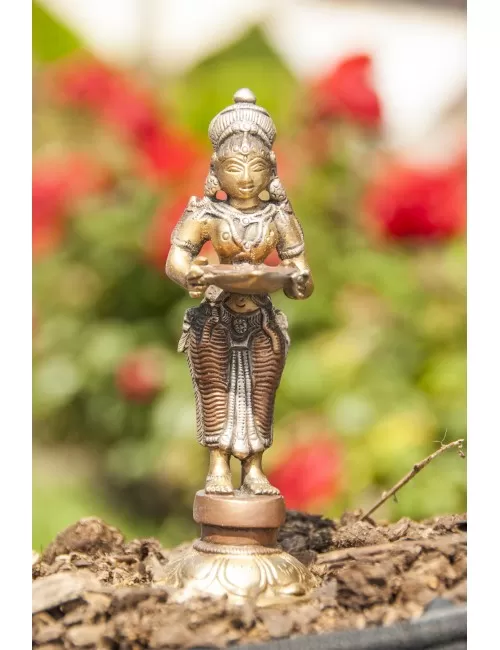 Statue - Lakshmi - stehend Messing ca.14 cm