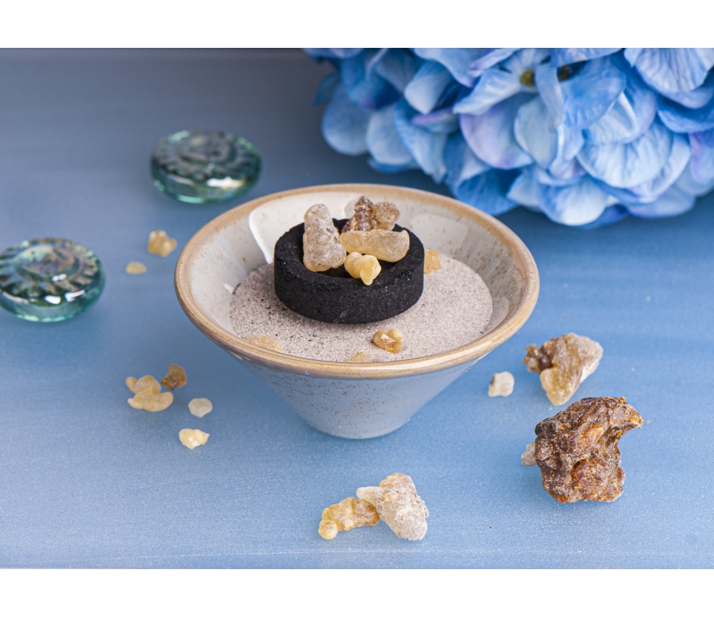 Räucherschale -  V-förmig in hellblauer Keramik ca. 10 x 5 cm