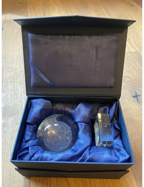 Sphärenkristall - Pyramide - Blume des Lebens -8 x 8 cm