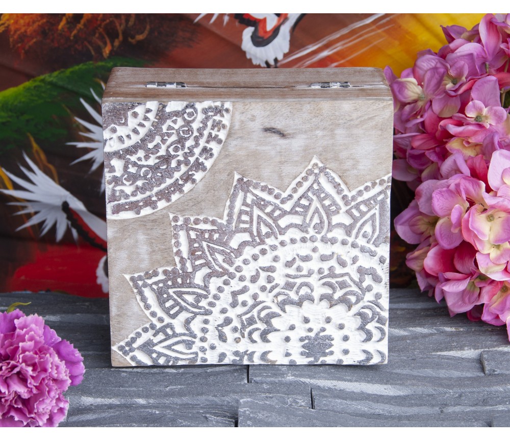 Holztruhe Schatz - & Holzbox  - Mandala Silber, groß Mangoholz ca. 17,5x17,5x8,5 cm