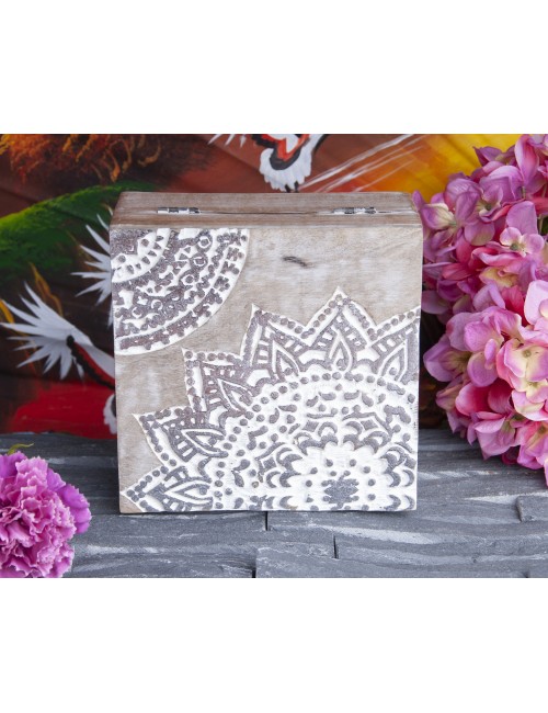 Holztruhe Schatz - & Holzbox  - Mandala Silber, groß Mangoholz ca. 17,5x17,5x8,5 cm