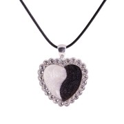 Kette mit Anhänger - Ying Yang Herz mit gewachster Baumwollkette 50cm
