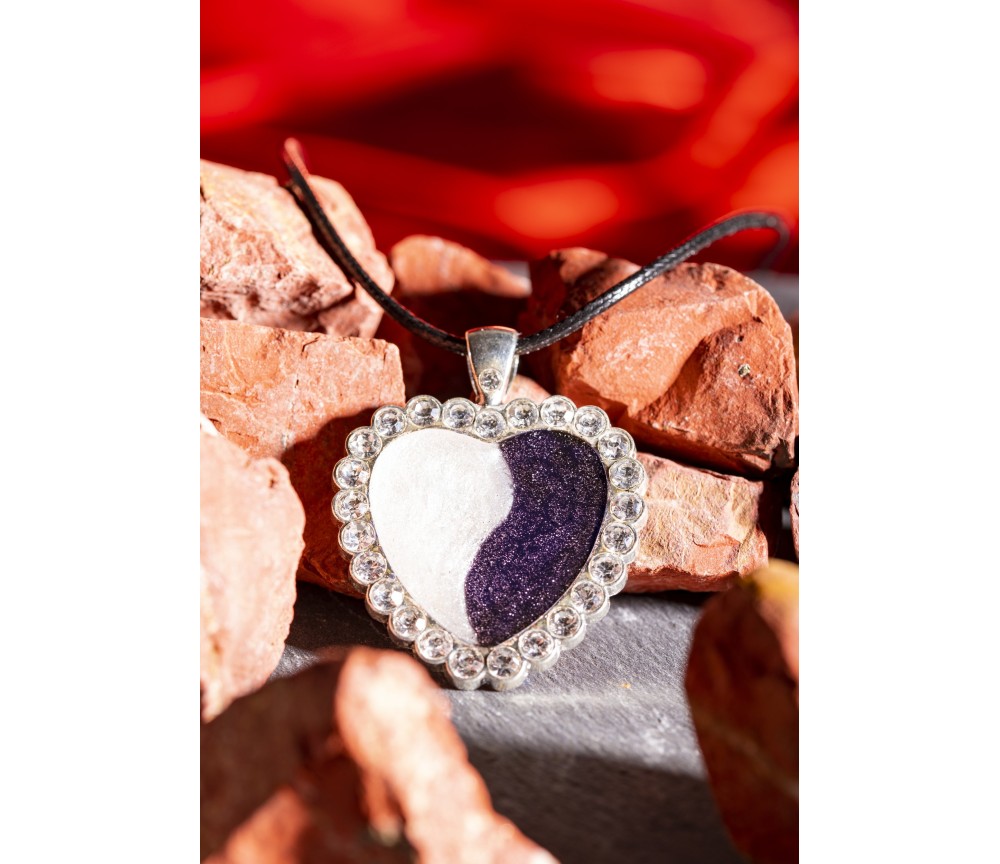 Kette mit Anhänger - Ying Yang Herz mit gewachster Baumwollkette 50cm