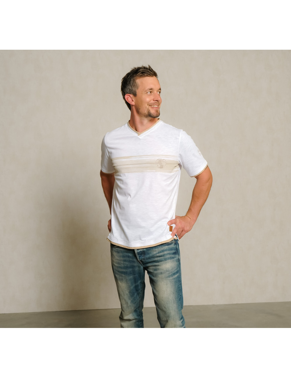 Spirit of OM - T-Shirt men Planet protect - weiß/sand