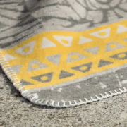 Spirit of OM - Kuscheldecke Lotus - gelb/grau