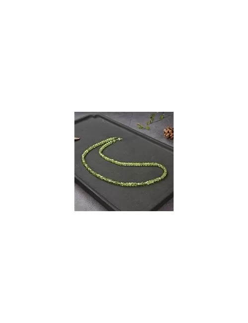 Heilstein & Edelstein-Strang - Würfel, Peridot, facettiert, 04mm (39cm)