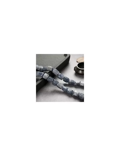 Heilstein & Edelstein-Strang - Rohsteine, Saphir, 04-05 x 06-08mm