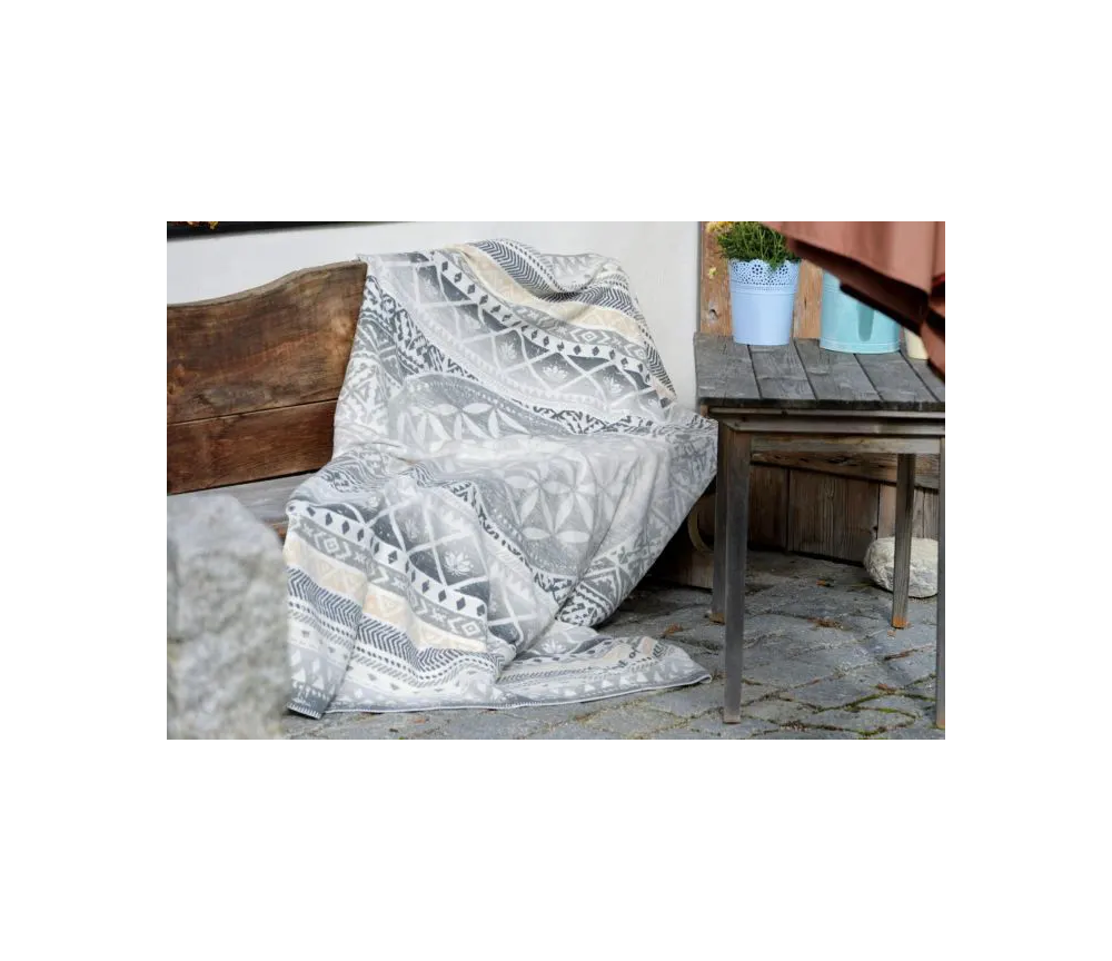 Spirit of OM - Kuscheldecke Blume des Lebens - grau