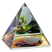 Dekoration - Kristall - Pyramide - Ying & Yang - bunter Kern - ca. 6,5x5,5x5,5cm