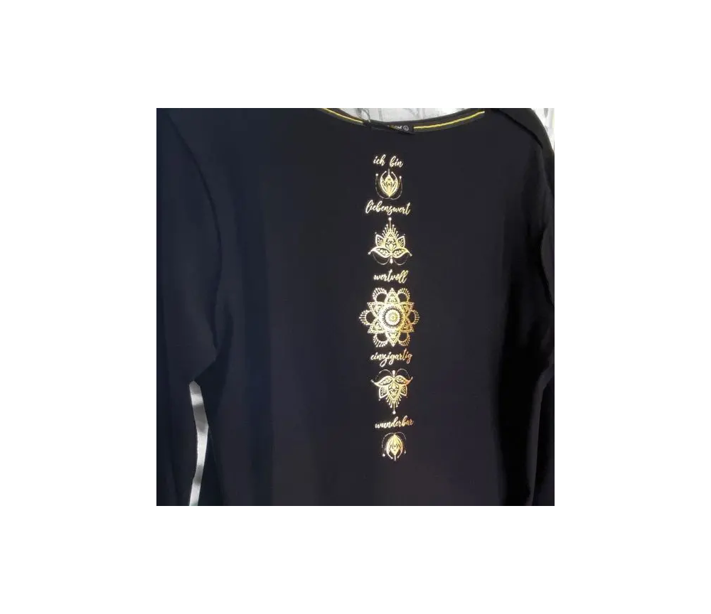 Spirit of OM - Langarm-Shirt Chakra-Flower - schwarz