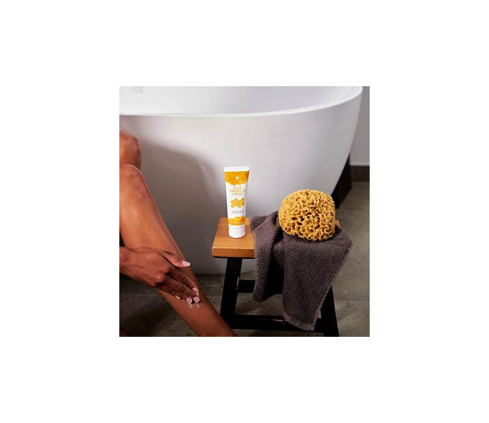 Forever - Aloe Propolis Creme - Creme mit Propolis und Aloe Vera für trockene und gereizte Haut - 113g