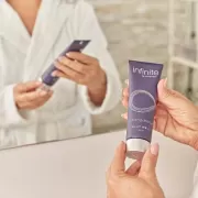 Forever - infinite by Forever™ Hydrating Cleanser - Milde Reinigungslotion für Gesicht & Dekolleté - 118 ml
