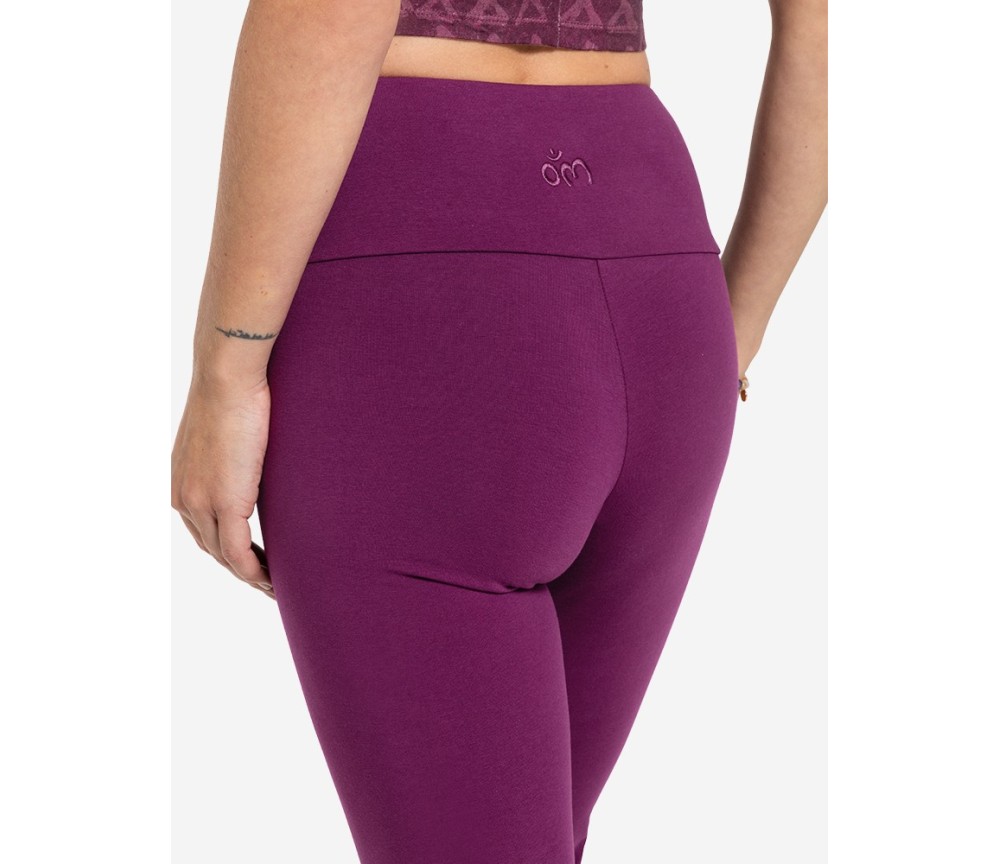 Spirit of OM - Yoga Leggings Basic Satya - viola