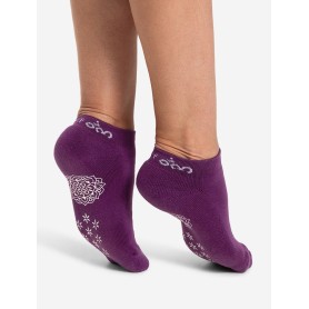 Spirit of OM - rutschfeste Yoga Socken - Adhara - viola