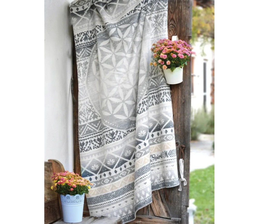 Spirit of OM - Kuscheldecke Blume des Lebens - grau