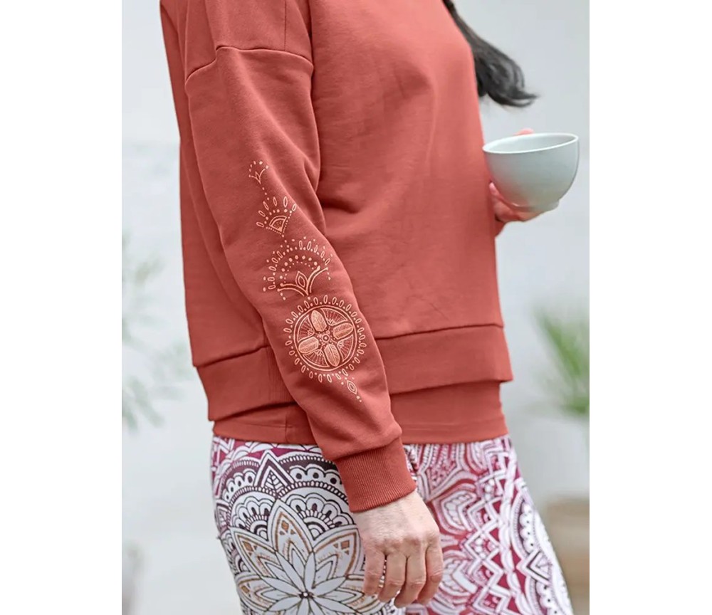 Spirit of OM - Lounge Sweater Sattva - erdrot