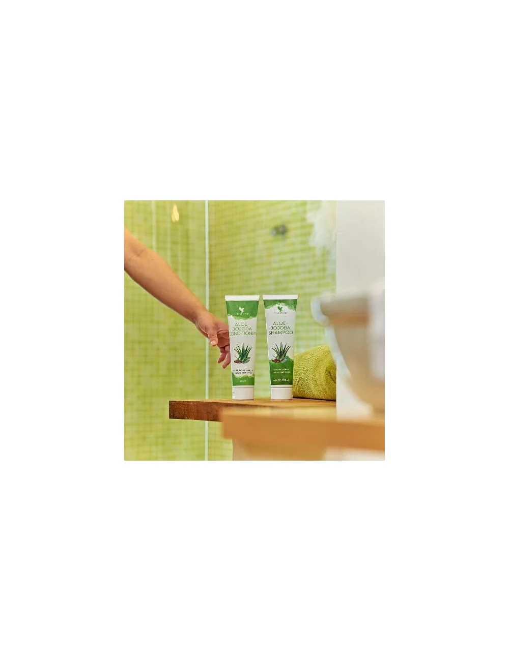 Forever - Aloe Jojoba Shampoo - Kräftigendes Shampoo mit Aloe Vera und Jojobaöl - 296ml